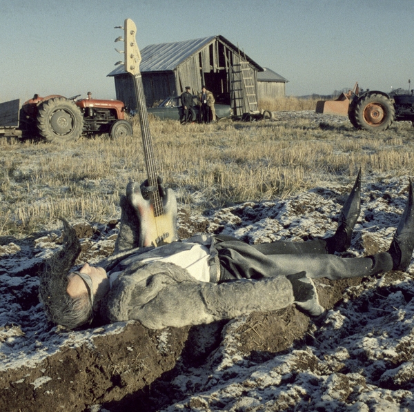 Shorts2Features: Leningrad Cowboys Go America