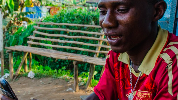 Enabling Digital Storytelling from Remote or Offline Communities