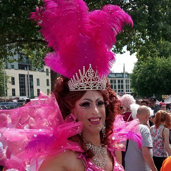 Drag Queen Story Time – Bugs!