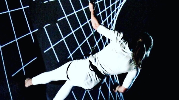 Liminal Verse: Moving Bodies and Technologies in Conversation