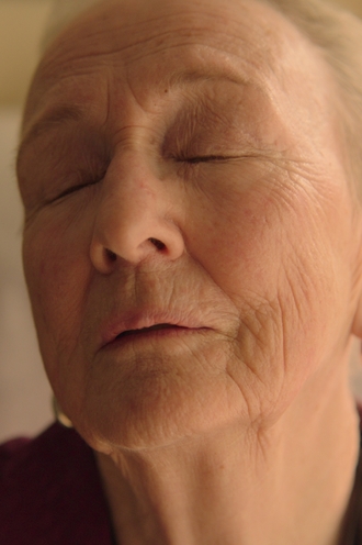 Deaf Conversations About Cinema: Familiar Touch