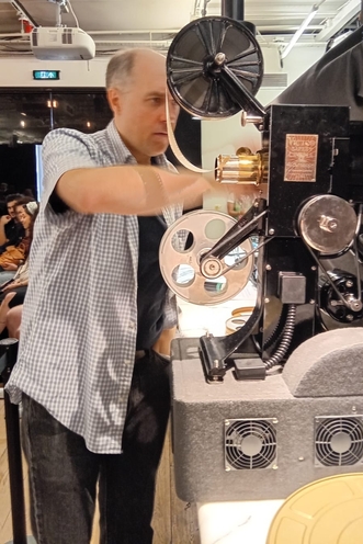 Big Films on Small Gauges 28mm